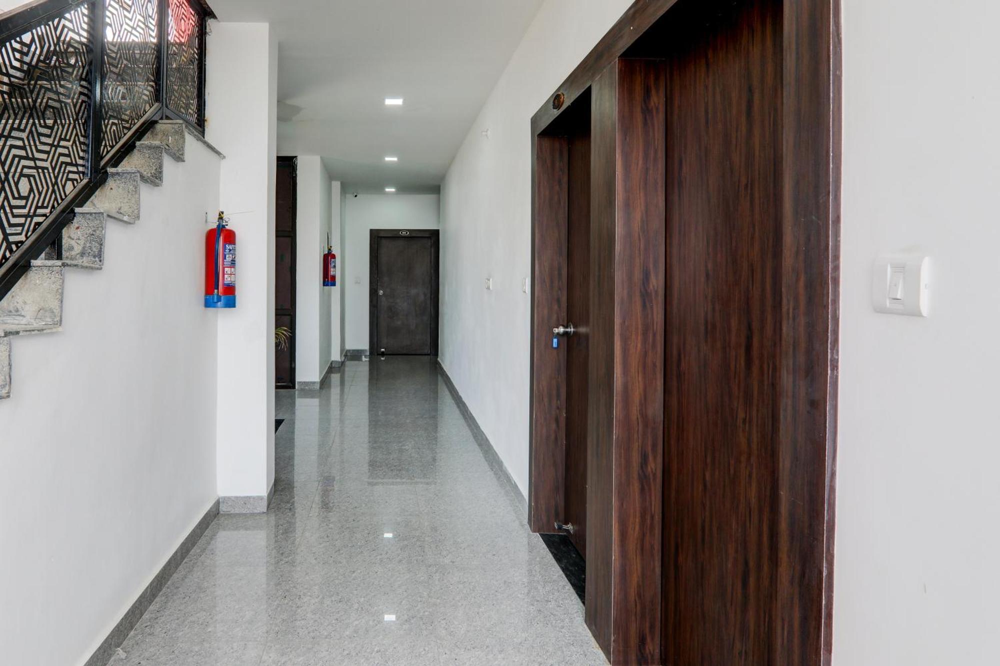 Super Hotel O Flagship Hotel Mk Palace Lucknow Exteriör bild