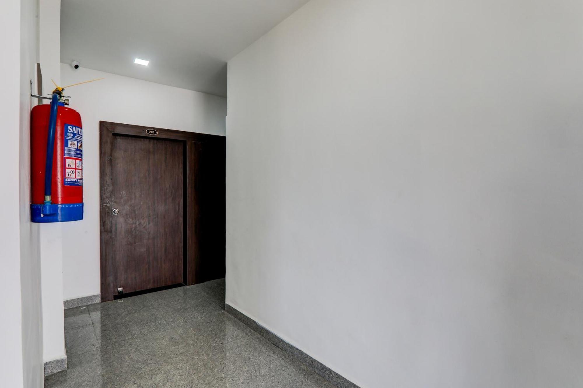 Super Hotel O Flagship Hotel Mk Palace Lucknow Exteriör bild
